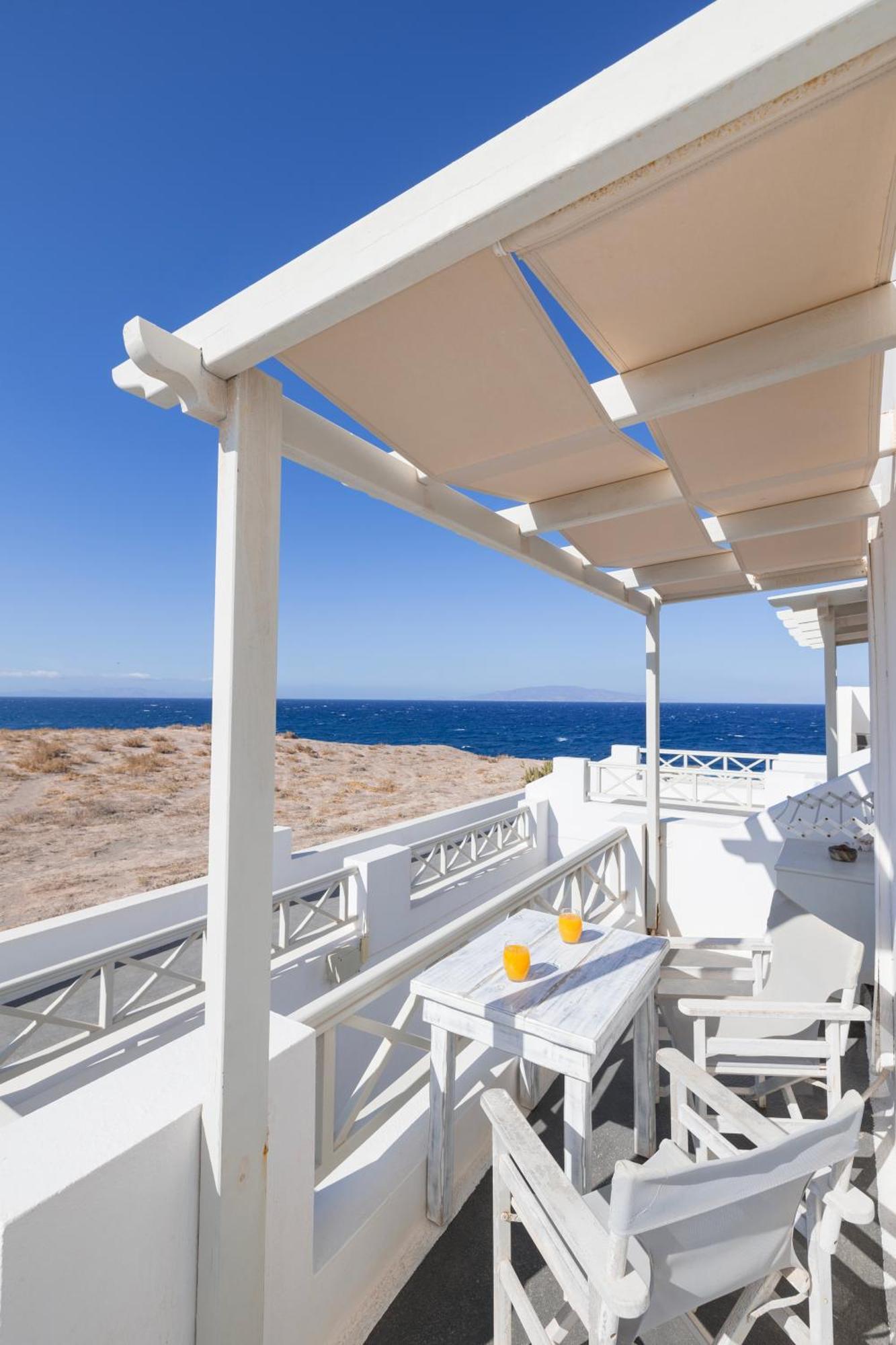 Vrachia Studios & Apartments Oia  Exterior photo