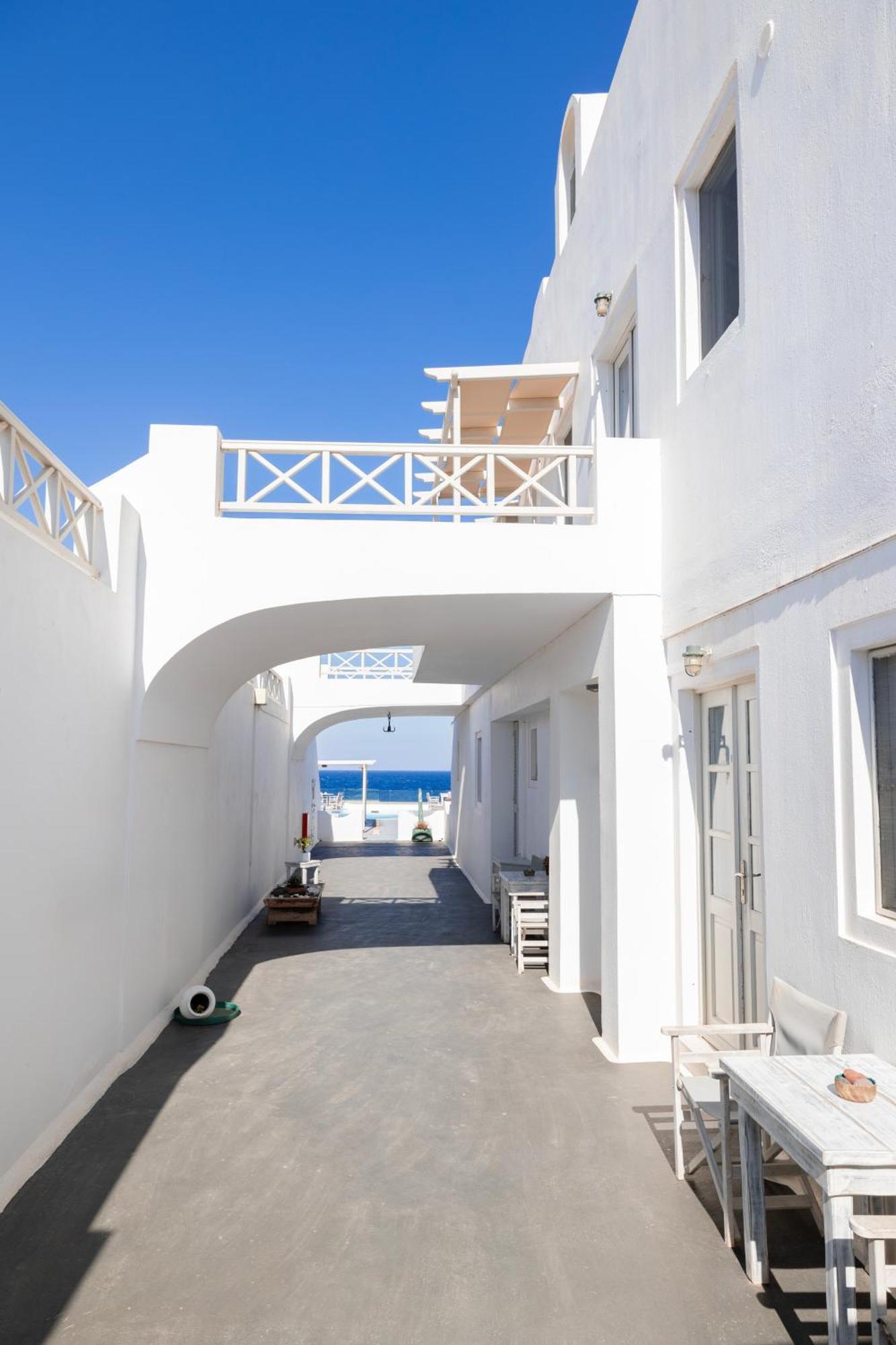 Vrachia Studios & Apartments Oia  Exterior photo