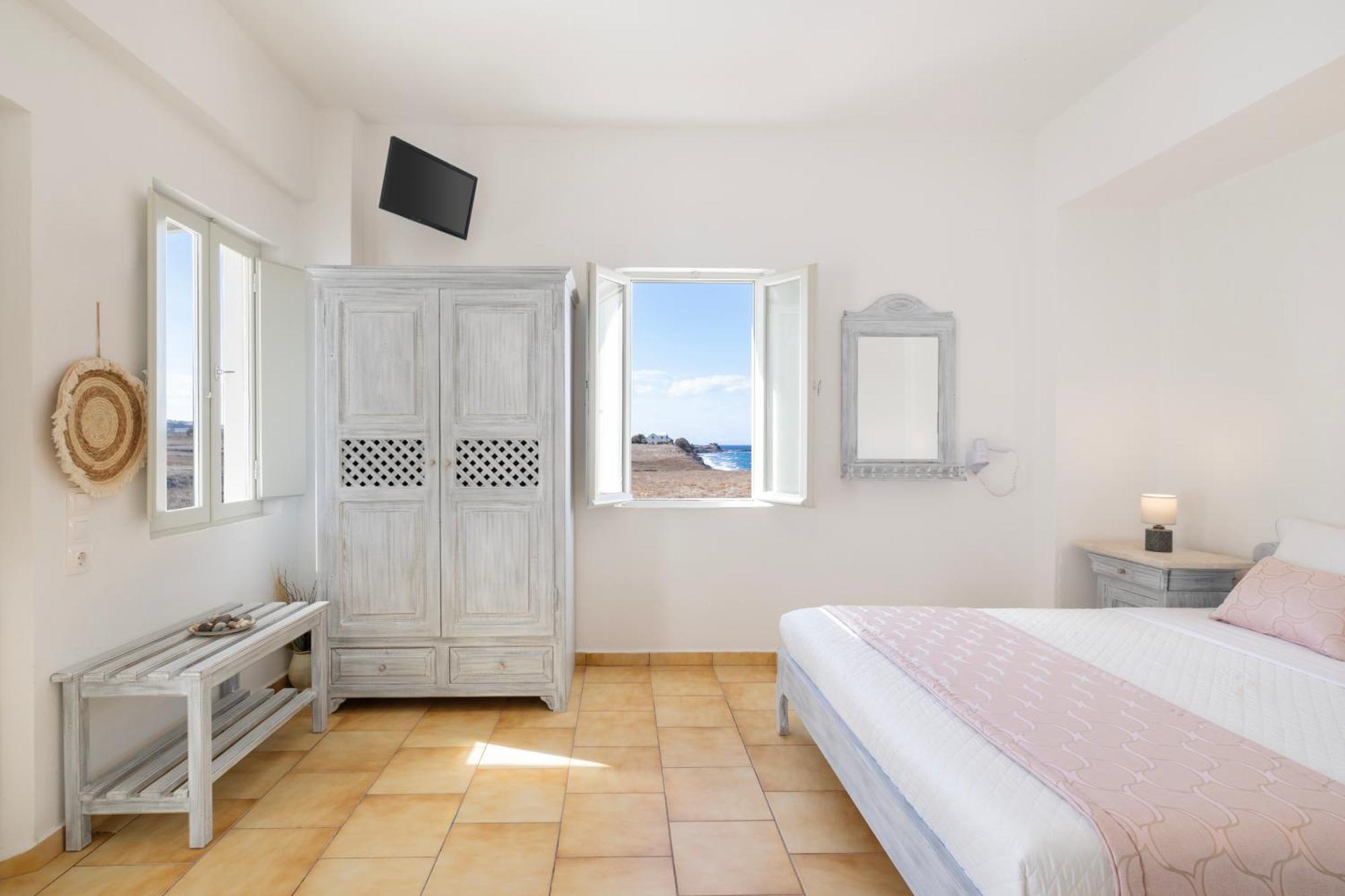Vrachia Studios & Apartments Oia  Exterior photo