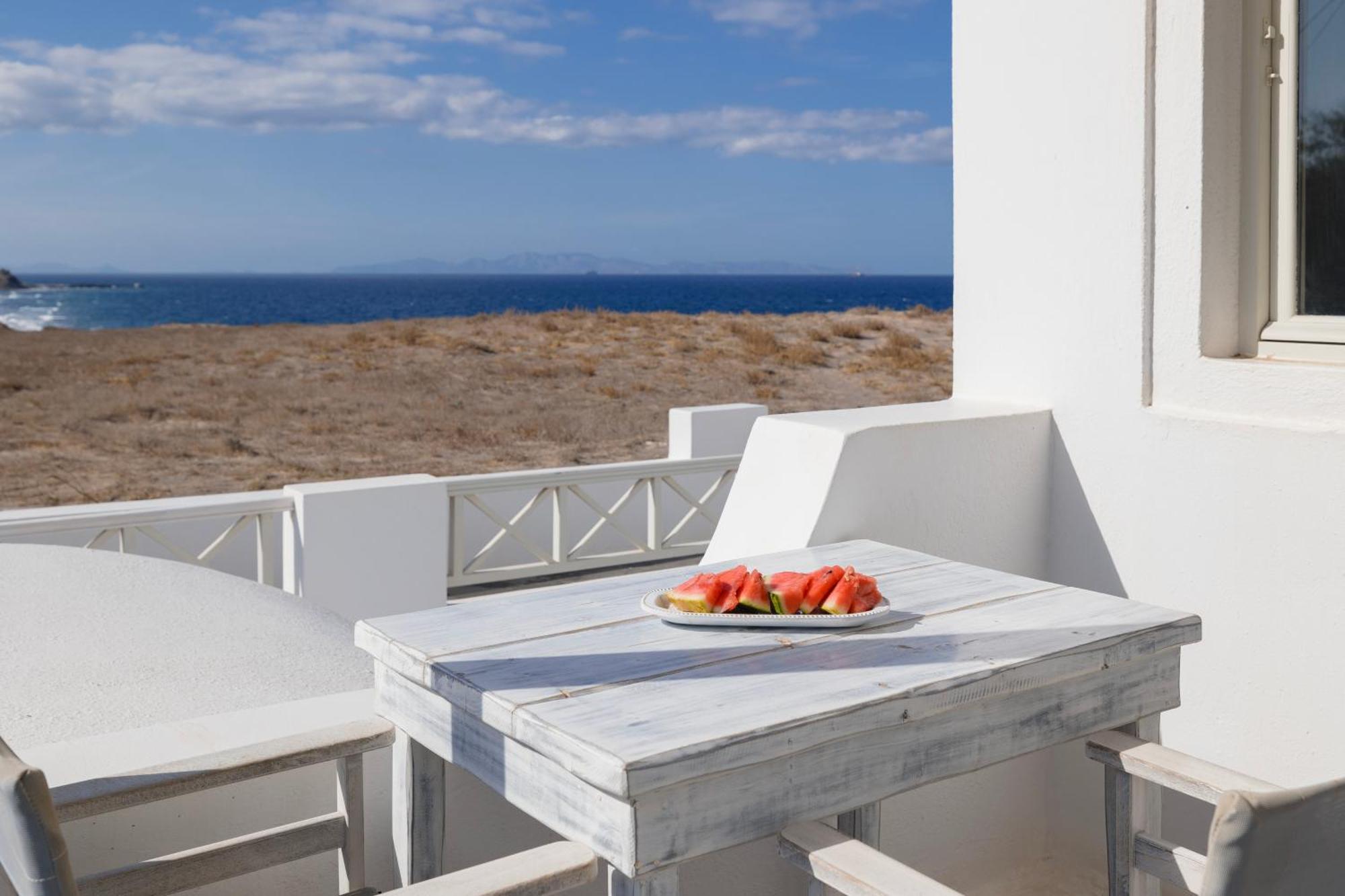 Vrachia Studios & Apartments Oia  Exterior photo